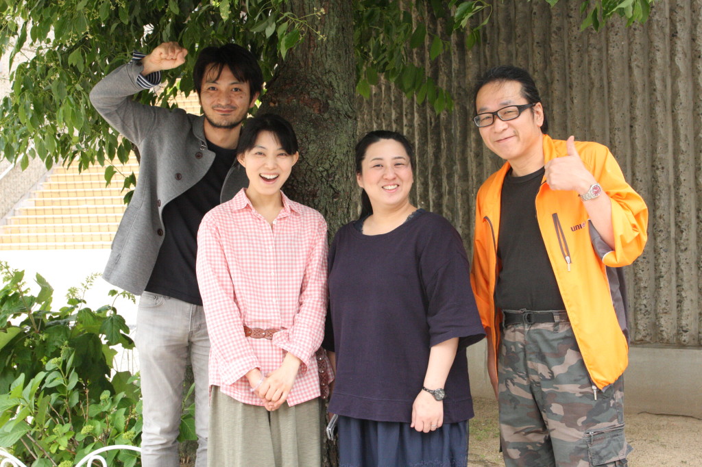 左から：眞山直則、吉江麻樹、亀井妙子、風太郎
